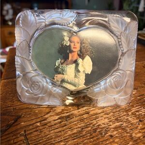 Elegant Heart-Shaped Glass Photo Frame